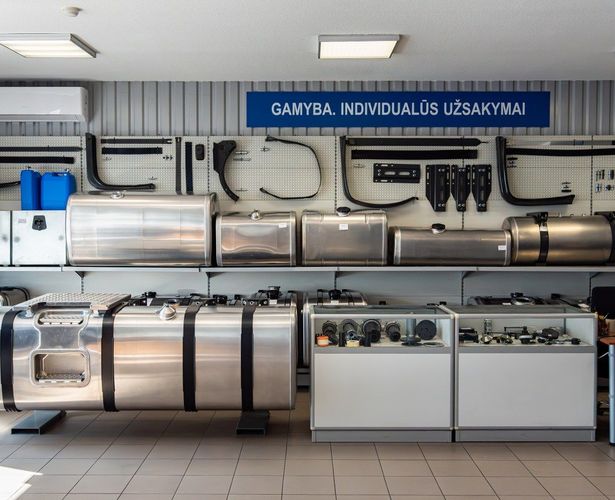 Naujos sunkvežimių dalys